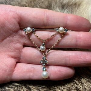 STUNNING 10k yellow gold blue topaz and pearl lingere style bar pin